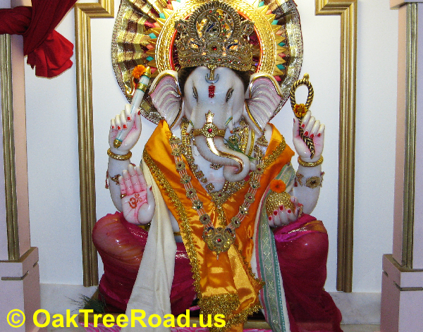 Oak Tree Road Ganesh Utsav 2018 Sept 12-16 image © OakTreeroad.us